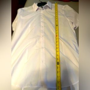 H&M men’s size large like new 😎 crisp button down.. just in time for summer!